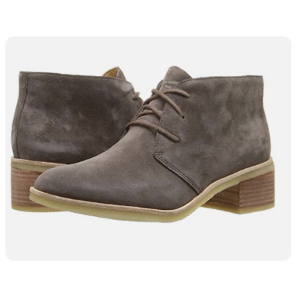 Clarks Original Gray Suede Tie Up Boots